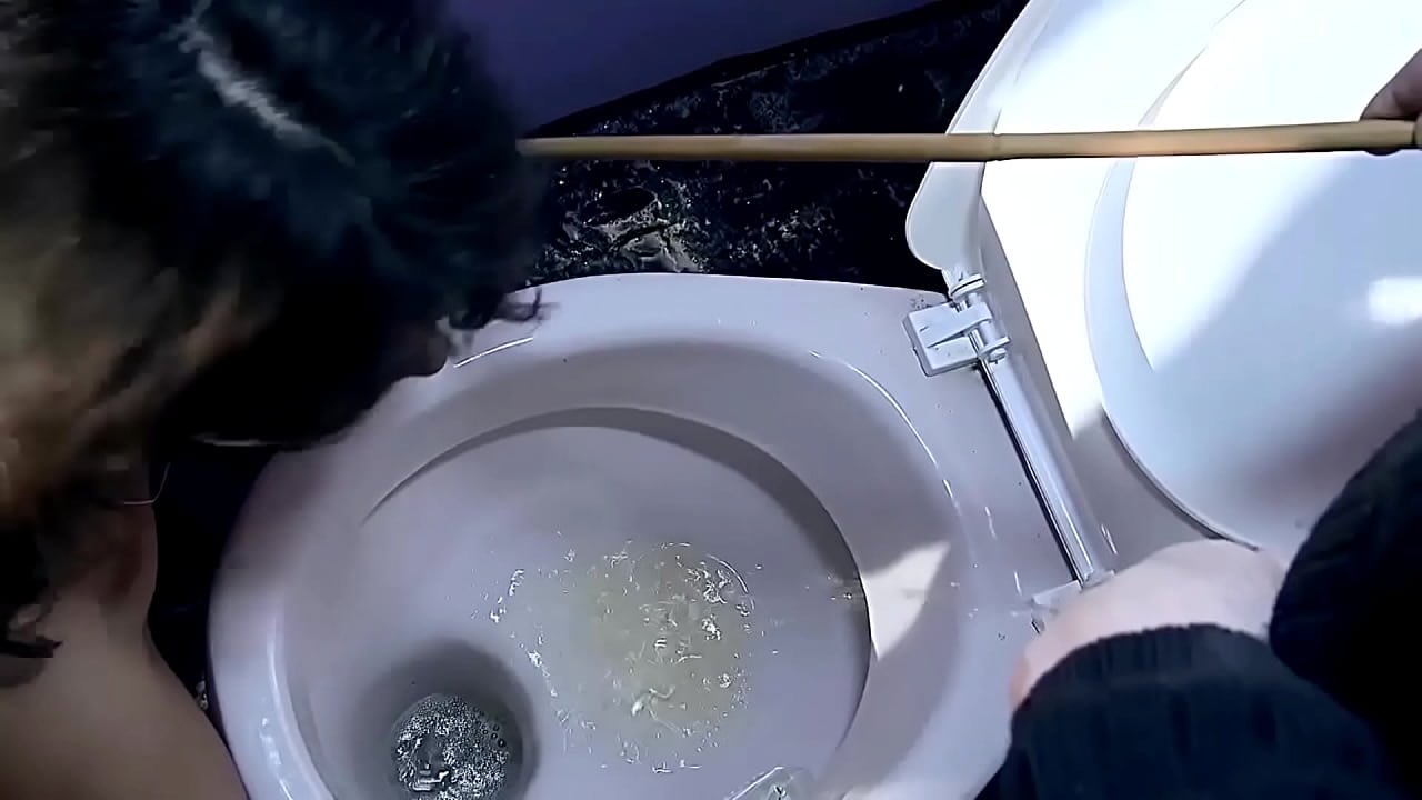 我华丽的私人性奴Melanie Memphis。她是我最喜欢的奴隶,她看起来很无辜,很年轻,喜欢肛交,角色扮演,我可以随时使用她。第一部分。